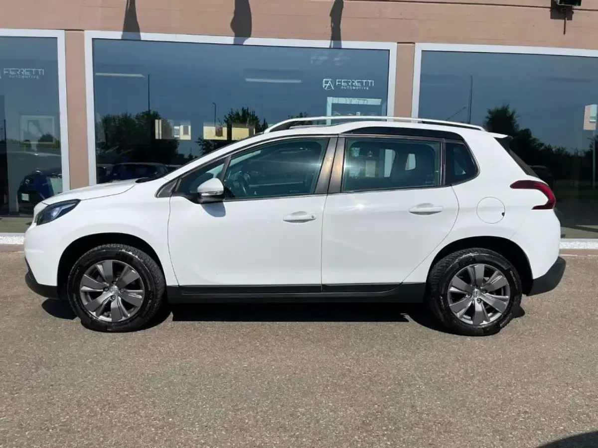 Usata Peugeot 2008 Allure 83 CV (61 kW) 2019 Bianco SUV