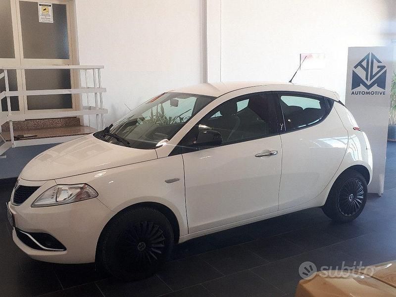 Usata Lancia Ypsilon S 95 CV (69 kW) 2018 Bianco Utilitaria