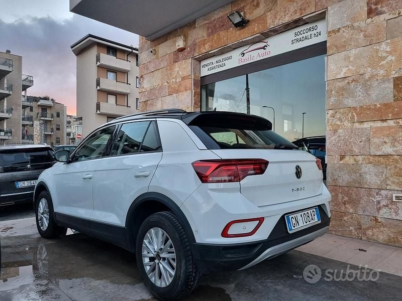 Usata VW T-Roc Life 110 CV (80 kW) 2023 Bianco SUV