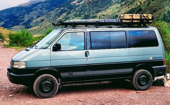 Usata VW Caravelle 102 CV (75 kW) 2002 Verde Monovolume