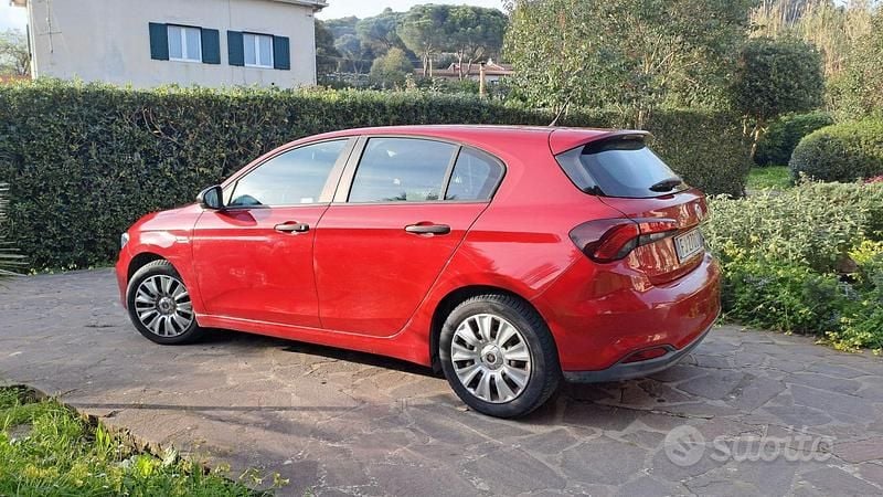 Usata Fiat Tipo Easy 95 CV (69 kW) 2016 Rosso Berlina
