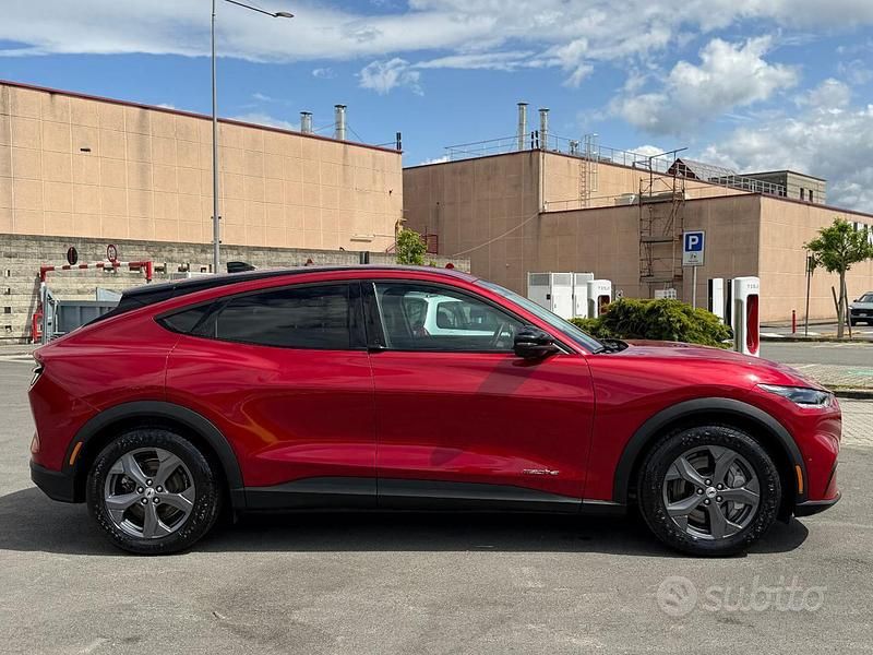 Occasion Ford Mustang Mach-E Standard Range 197 kW (269 PK) 2023 Rood SUV