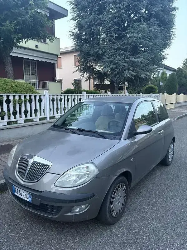 Usata Lancia Ypsilon 80 CV (58 kW) 2005 Bronzo Utilitaria