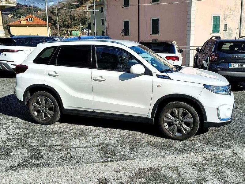 Usata Suzuki Vitara Cool 129 CV (94 kW) 2020 Bianco pastello SUV