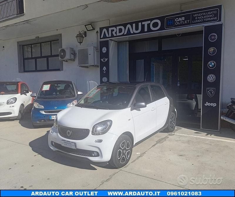 Usata Smart ForFour Passion 71 CV (52 kW) 2016 Bianco Utilitaria