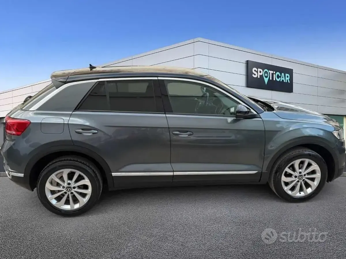 Usata VW T-Roc Style 116 CV (85 kW) 2019 Grigio scuro SUV