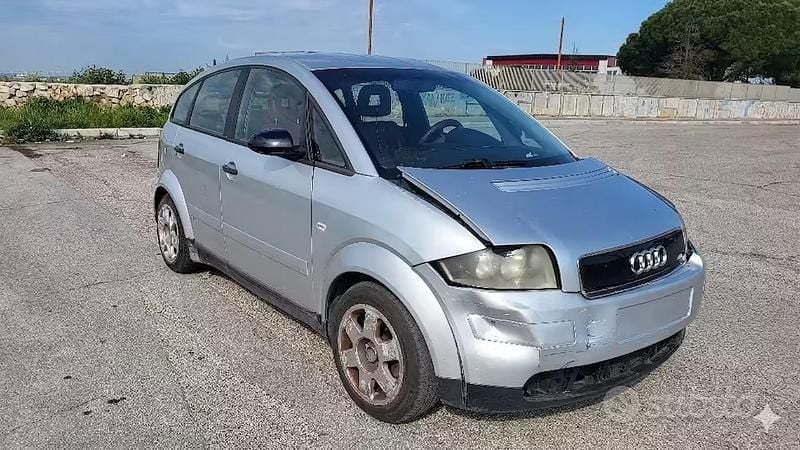Usata Audi A2 75 CV (55 kW) 2000 Grigio Utilitaria