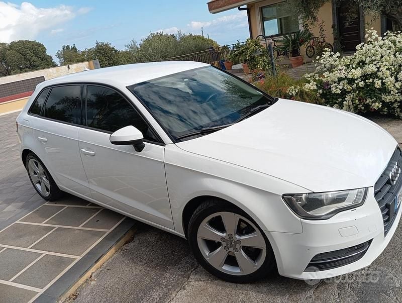 Bianco Usata 2015 Audi A3 Tre volumi | 11.000 € - Immagine 1/4