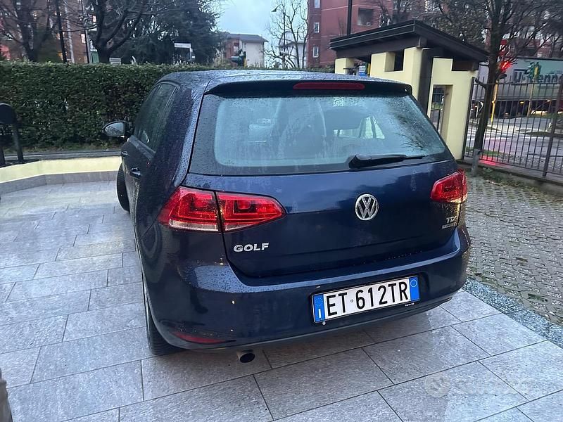 Usata VW Golf VII 105 CV (77 kW) 2013 Blu Berlina