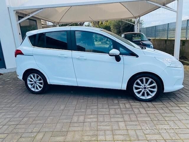 Usata Ford B-MAX Titanium 75 CV (55 kW) 2018 Bianco Monovolume