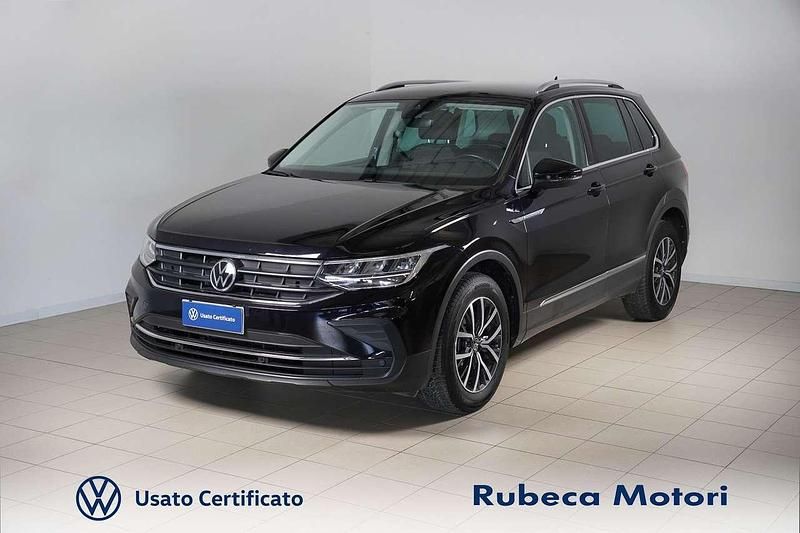 Usata VW Tiguan Life 131 CV (96 kW) 2021 Nero SUV
