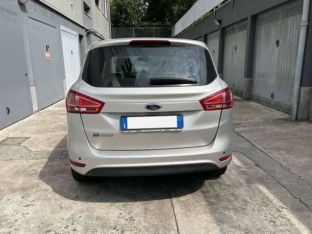 Usata Ford B-MAX Titanium 105 CV (77 kW) 2013 Argento Monovolume