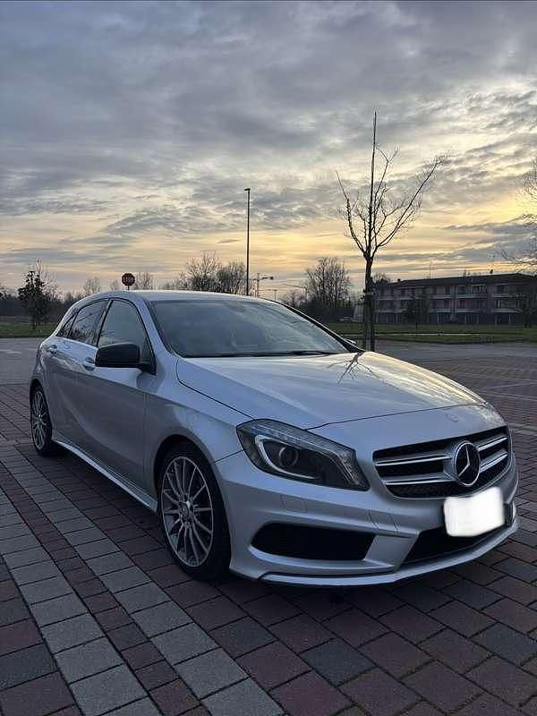 Usata Mercedes A180 Premium 109 CV (80 kW) 2015 Berlina