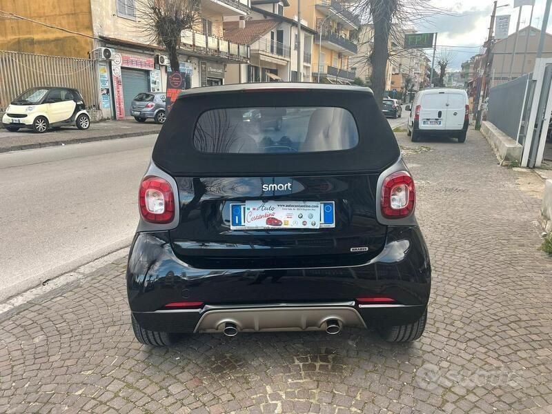 Usata Smart ForTwo Cabrio Brabus 109 CV (80 kW) 2017 Nero Cabrio