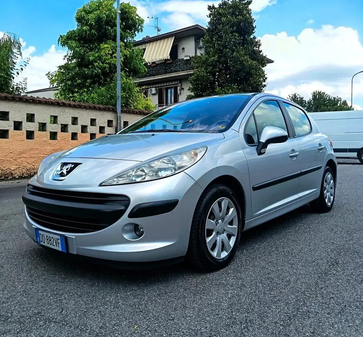 Usata Peugeot 207 68 CV (50 kW) 2006 Argento Berlina
