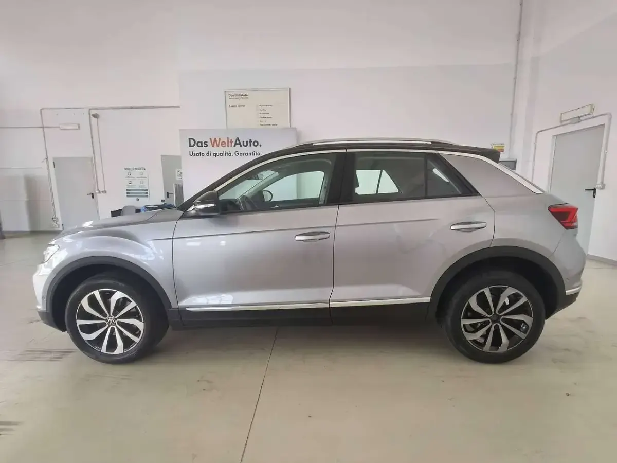 Usata VW T-Roc Style 150 CV (110 kW) 2022 Piryt silver SUV