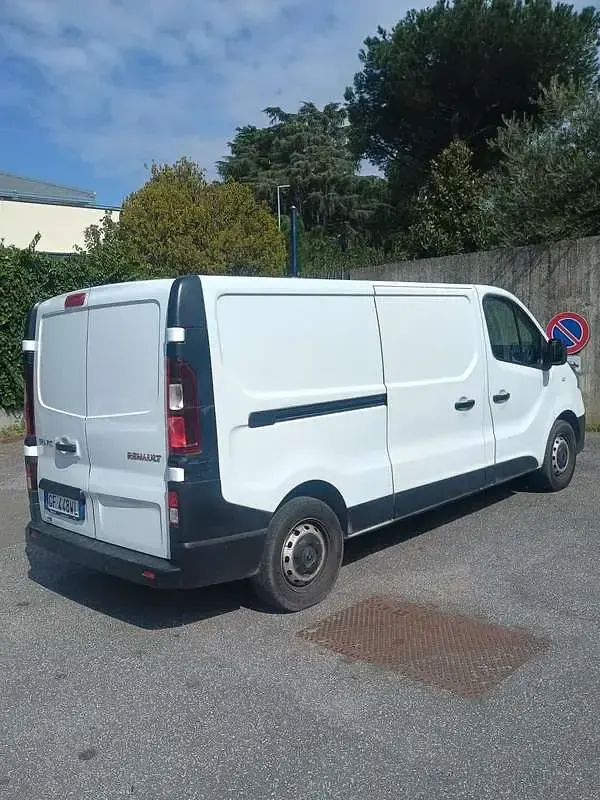 Usata Renault Trafic 145 CV (106 kW) 2021 Bianco Monovolume