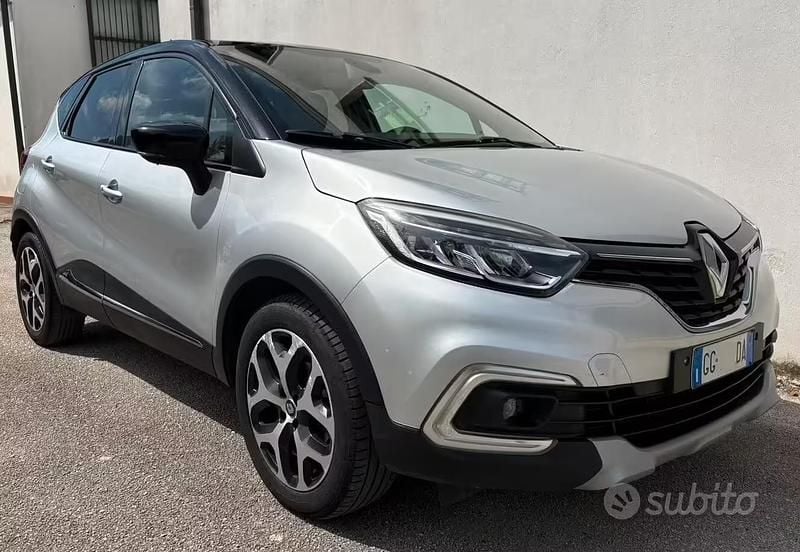 Usata Renault Captur 100 CV (73 kW) 2019 Grigio SUV
