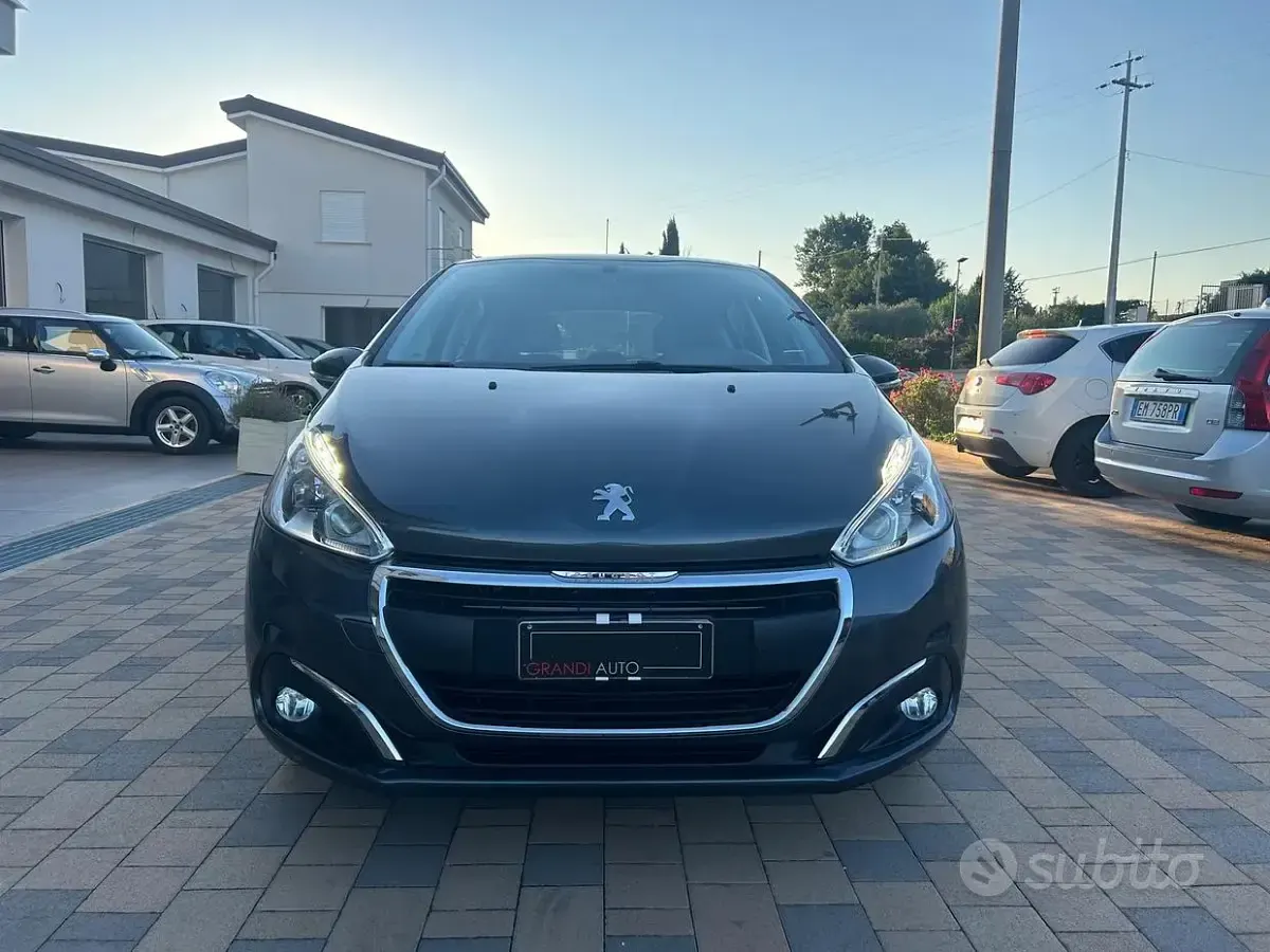 Usata Peugeot 208 Allure 75 CV (55 kW) 2017 Grigio Utilitaria
