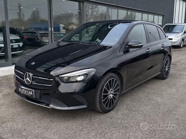 Usata Mercedes B200 Premium 150 CV (110 kW) 2019 Nero Monovolume