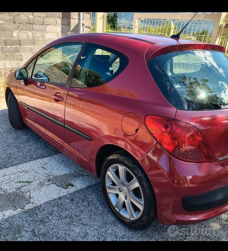 Usata Peugeot 207 90 CV (66 kW) 2007 Rosso Utilitaria