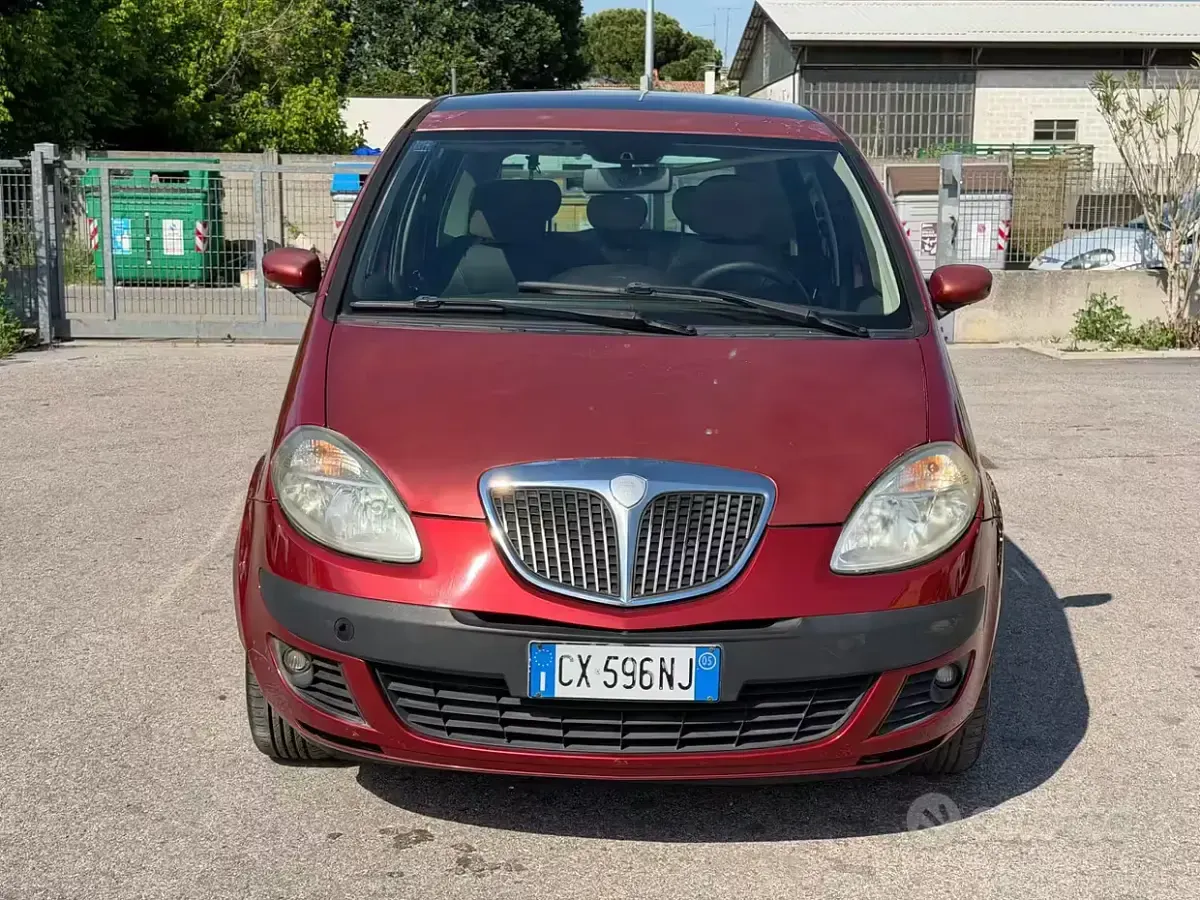 Usata Lancia Musa 95 CV (69 kW) 2005 Rosso Monovolume