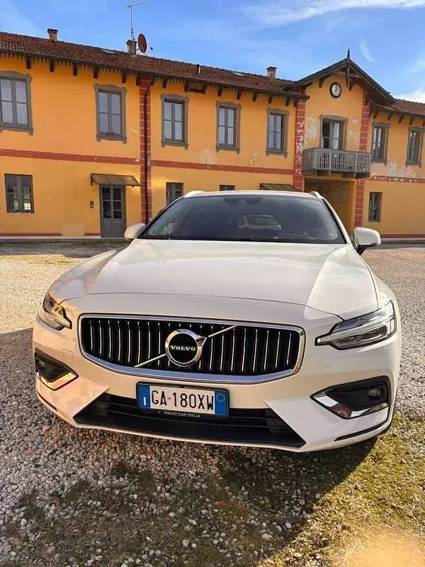 Usata Volvo V60 Inscription 190 CV (139 kW) 2020 Bianco Station wagon