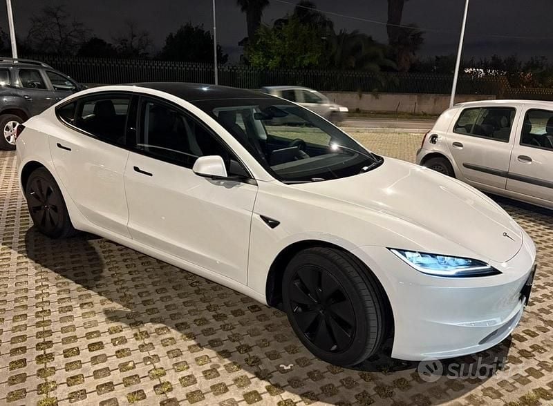 Usata 2025 Tesla Model 3 Berlina | 40.900 € - Immagine 1/4