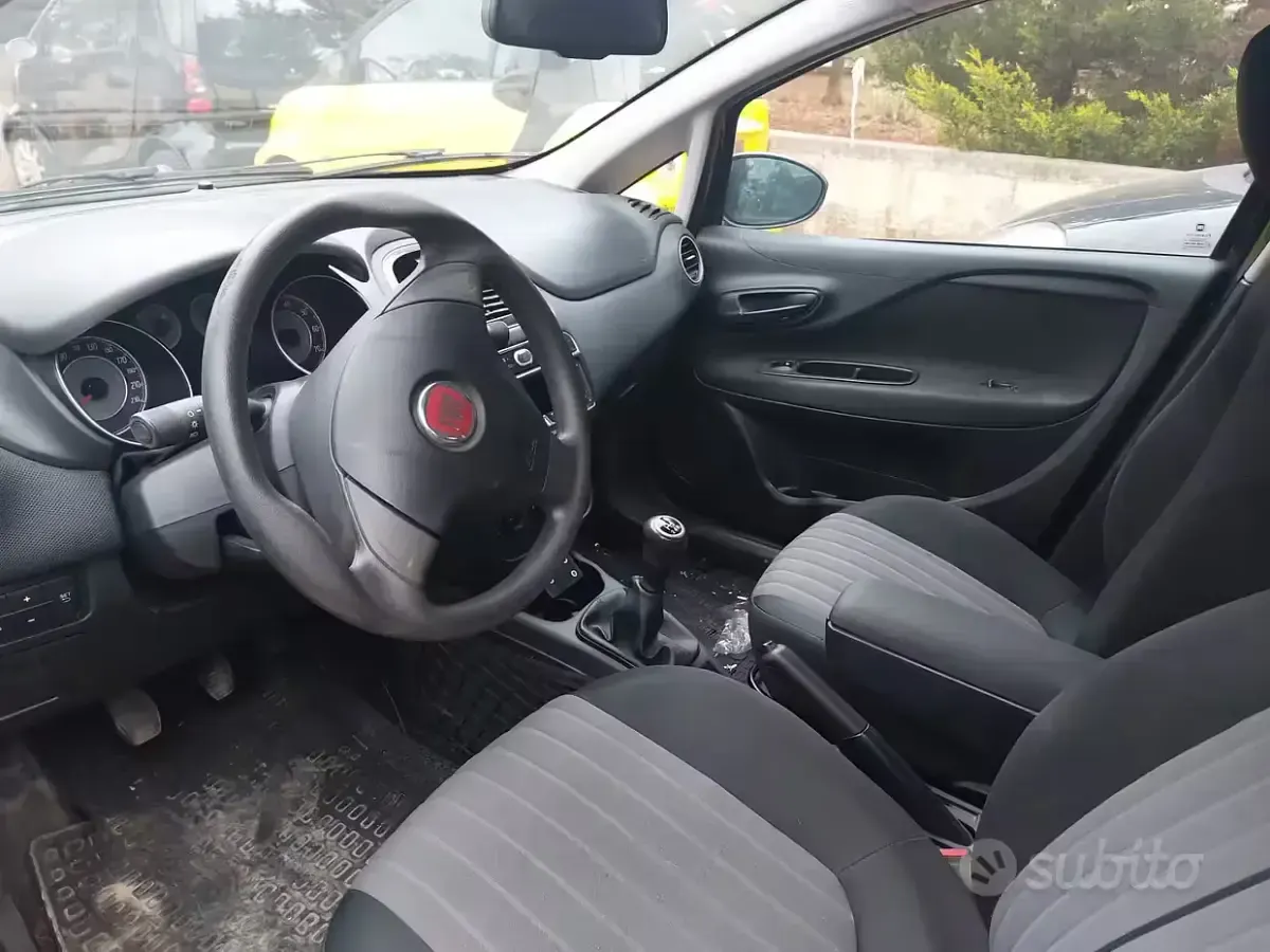 Usata Fiat Punto 95 CV (69 kW) 2018 Blu Utilitaria