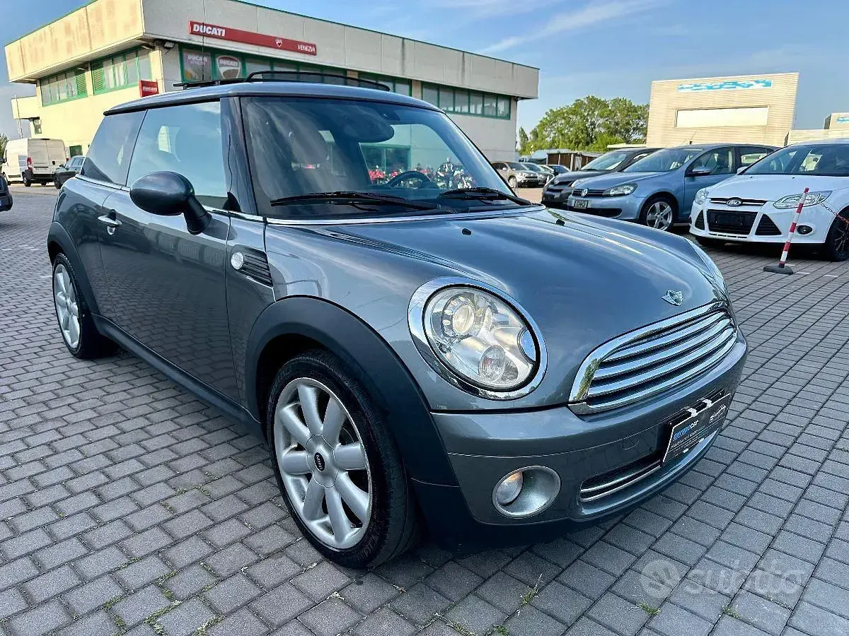 Usata Mini Cooper 122 CV (89 kW) 2010 Grigio Utilitaria