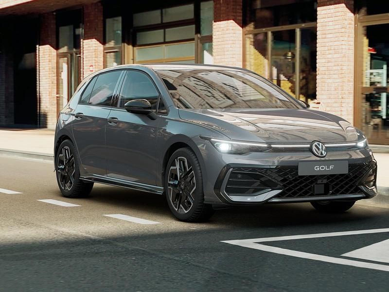 Nuova VW Golf VIII R-line Plus 150 CV (110 kW) 2026 Moonstone grey Berlina