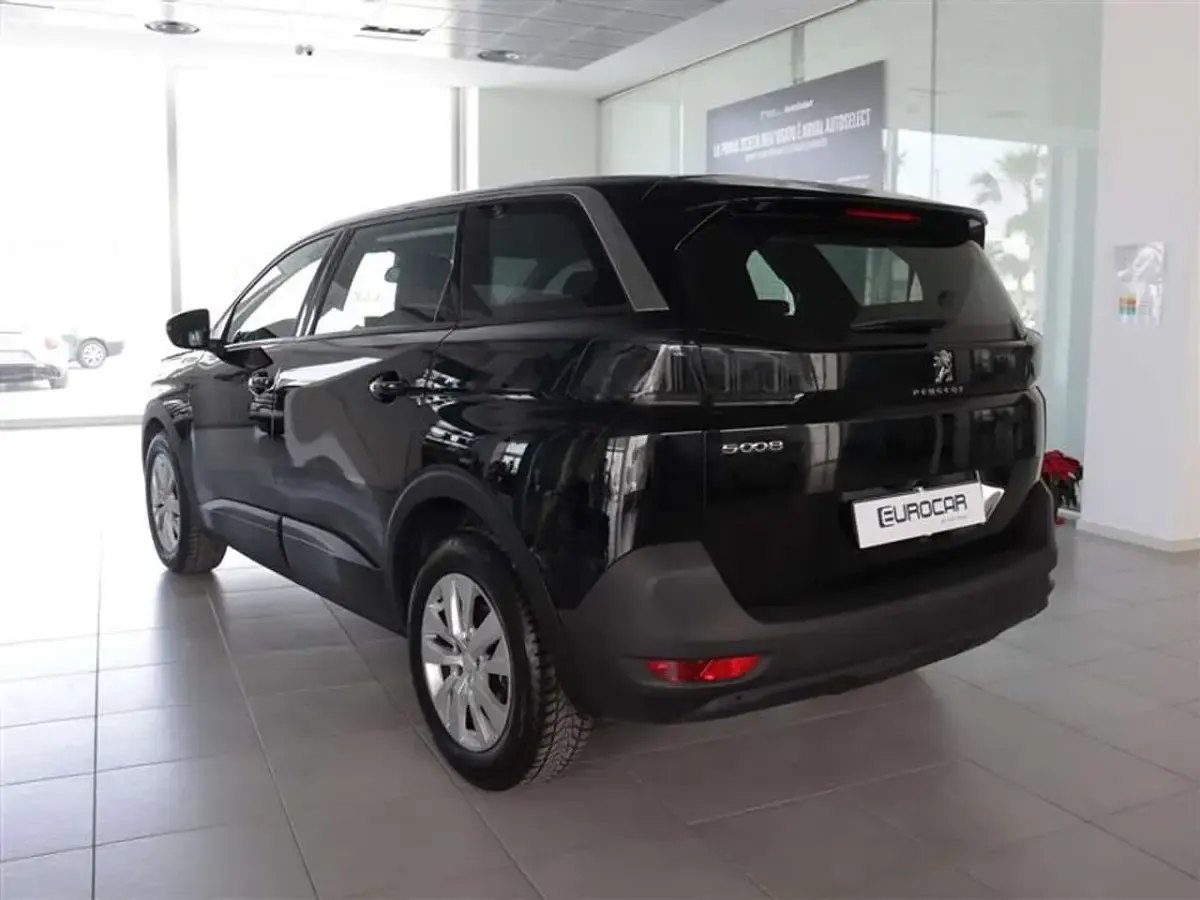 Usata Peugeot 5008 Business-Line 131 CV (96 kW) 2021 Nero / black SUV