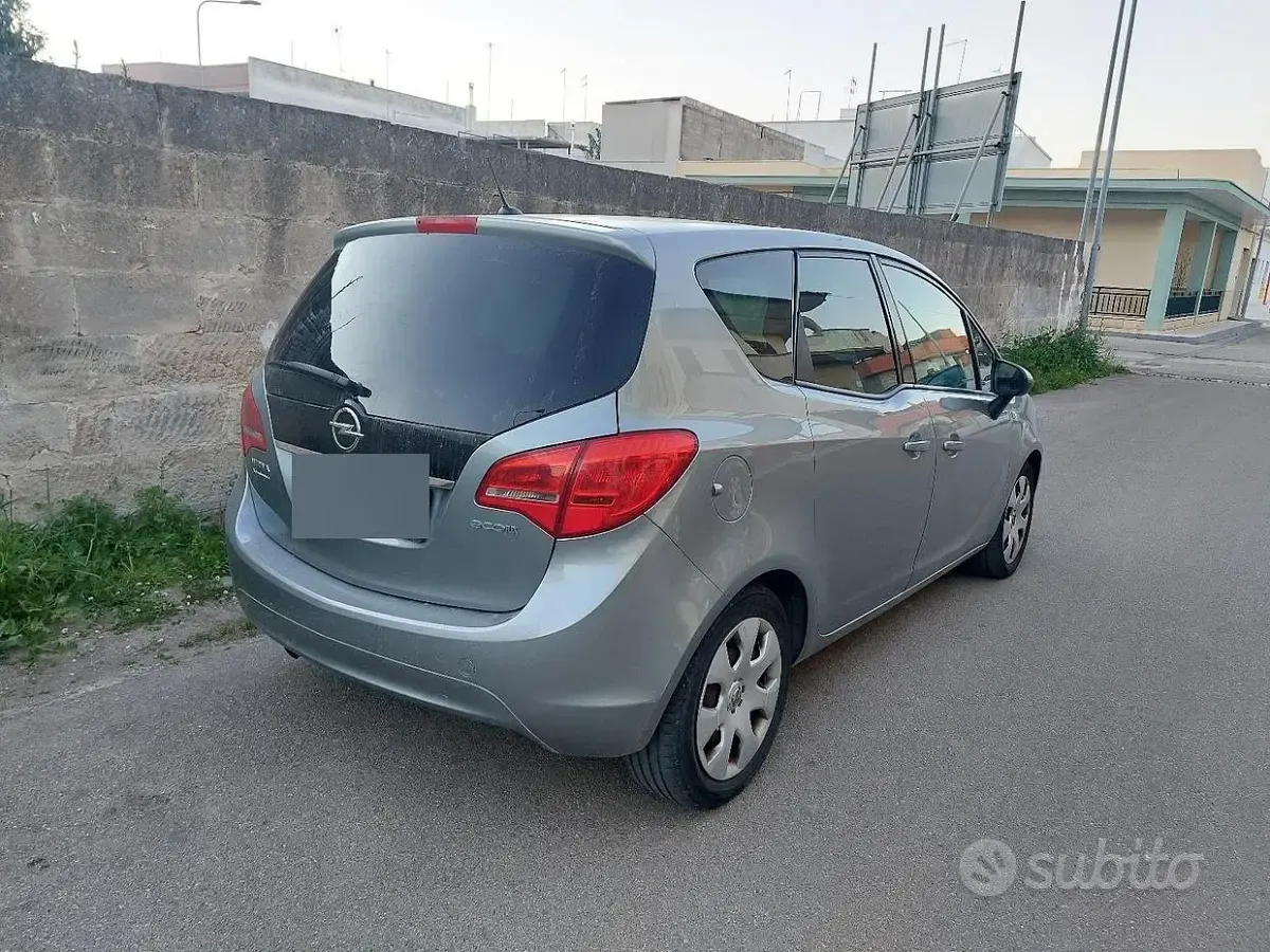 Usata Opel Meriva 95 CV (69 kW) 2011 Grigio Monovolume