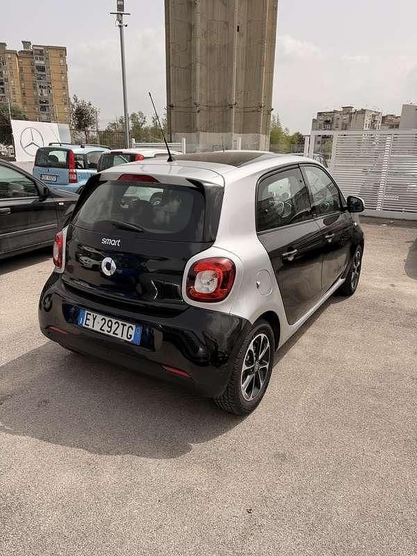 Usata Smart ForFour Passion 71 CV (52 kW) 2016 Utilitaria