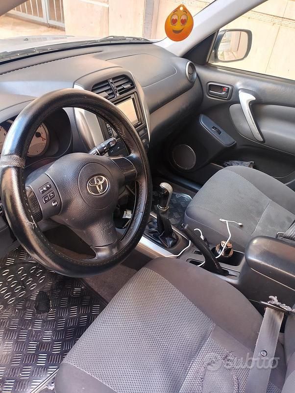Usata Toyota RAV4 2004 Grigio SUV