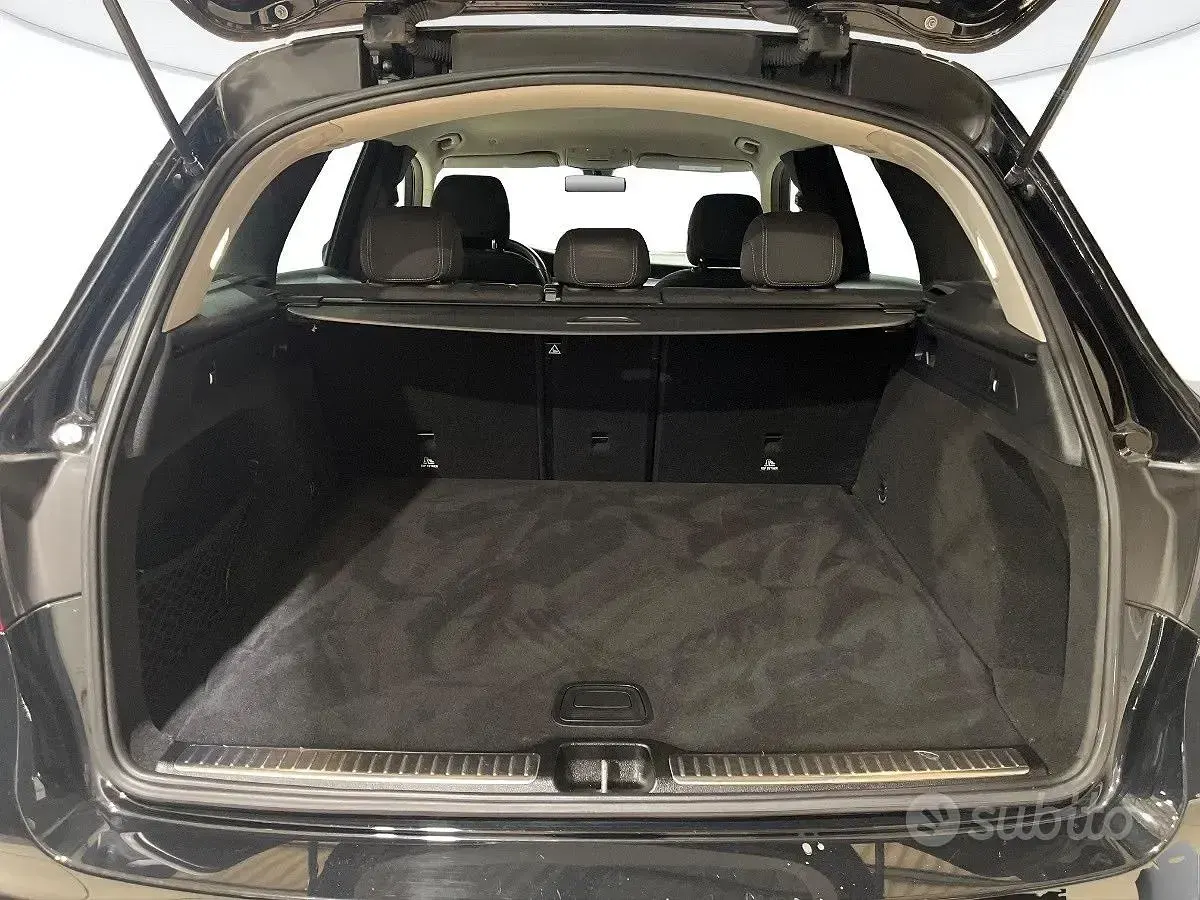 Usata Mercedes 220 Business 194 CV (142 kW) 2022 Nero SUV