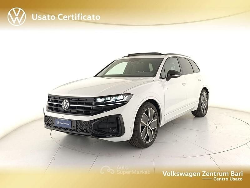 Bianco Nuova 2025 VW Touareg R-line SUV | 81.000 € (Buon prezzo) - Immagine 1/4