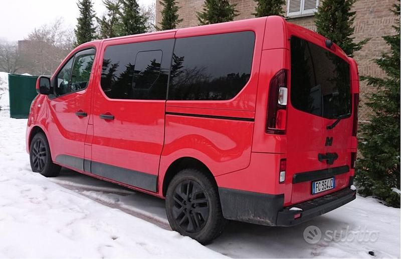 Usata Renault Trafic 145 CV (106 kW) 2016 Rosso Monovolume