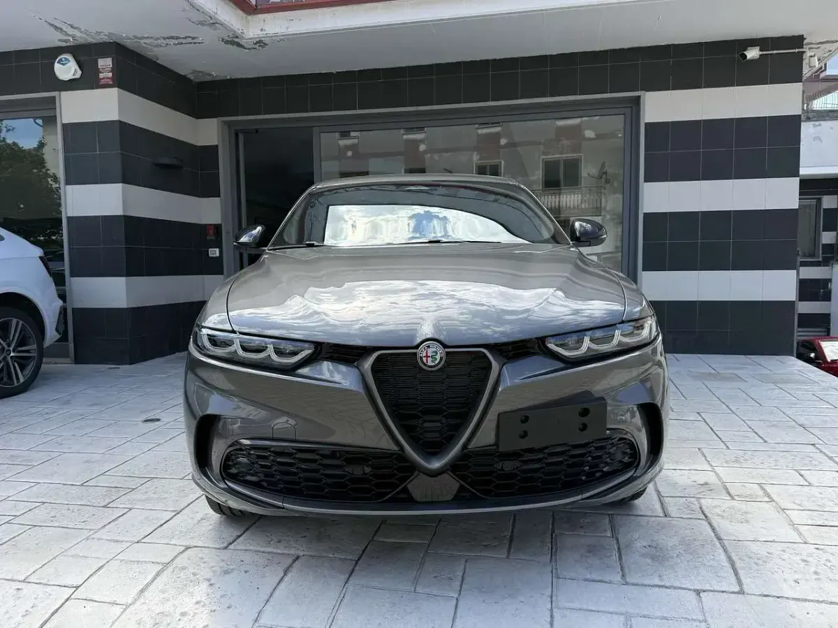 Nuova Alfa Romeo Tonale Edizione Speciale 179 CV (131 kW) 2025 Grigio vesuvio SUV