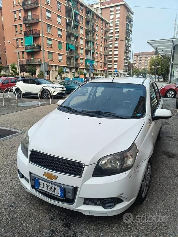 Usata Chevrolet Aveo 84 CV (61 kW) 2011 Bianco Berlina