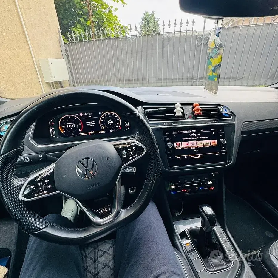 Usata VW Tiguan R-line 150 CV (110 kW) 2022 Bianco SUV