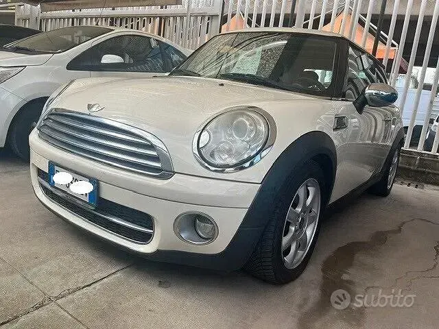 Usata Mini Cooper 109 CV (80 kW) 2010 Utilitaria