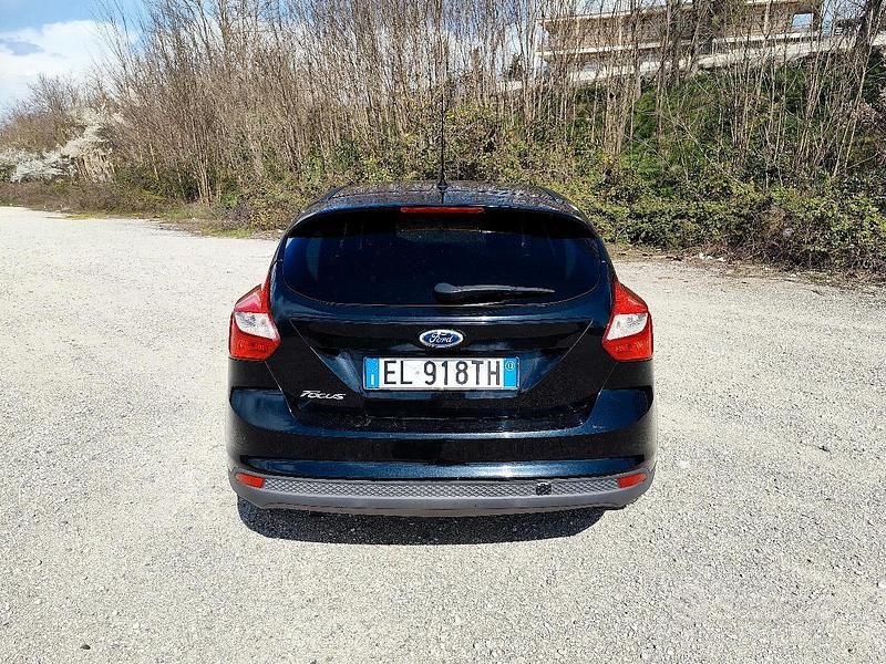 Usata Ford Focus 125 CV (91 kW) 2013 Nero Berlina