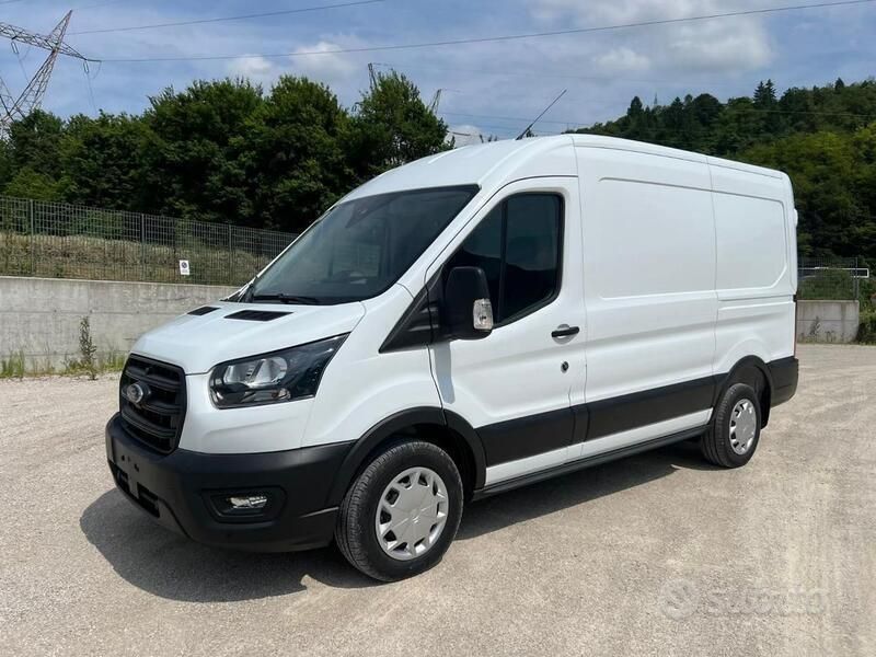 Bianco Nuova 2025 Ford Transit Trend Tre volumi | 27.200 € (Super prezzo) - Immagine 1/4