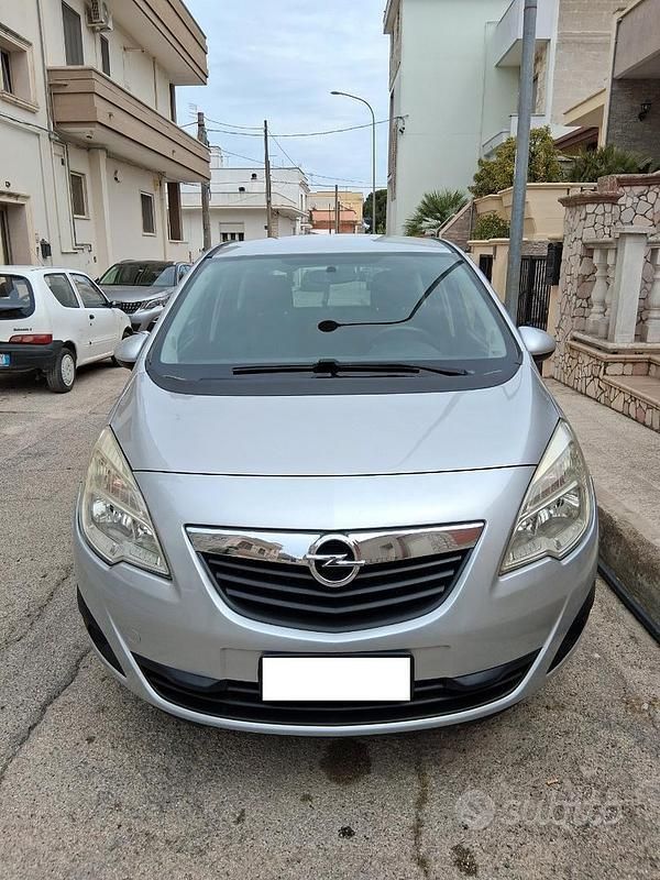Usata Opel Meriva 95 CV (69 kW) 2011 Monovolume
