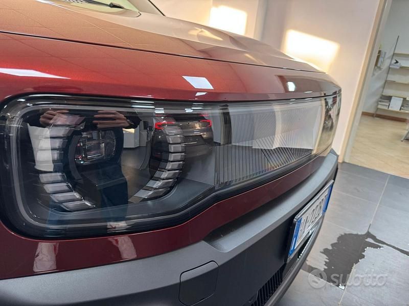 Usata Renault R4 Komfort 150 CV (110 kW) 2025 Rosso Berlina