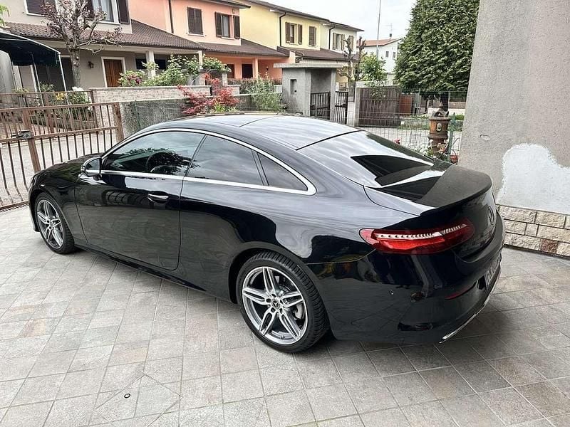 Usata Mercedes E350 Premium Plus 258 CV (189 kW) 2018 Nero Coupé