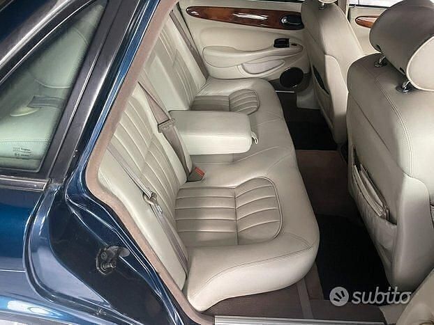 Usata Jaguar XJ Sovereign 300 CV (220 kW) 1997 Blu Berlina