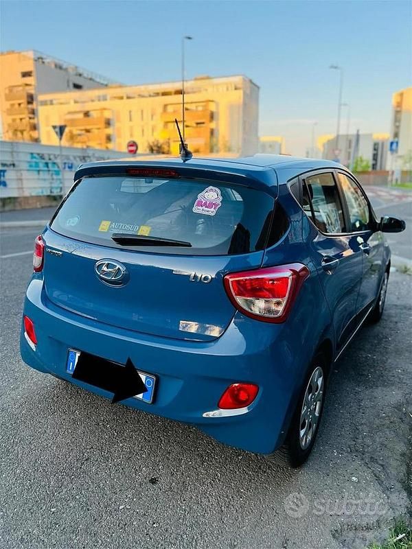 Usata Hyundai i10 Classic 67 CV (49 kW) 2016 Blu Utilitaria