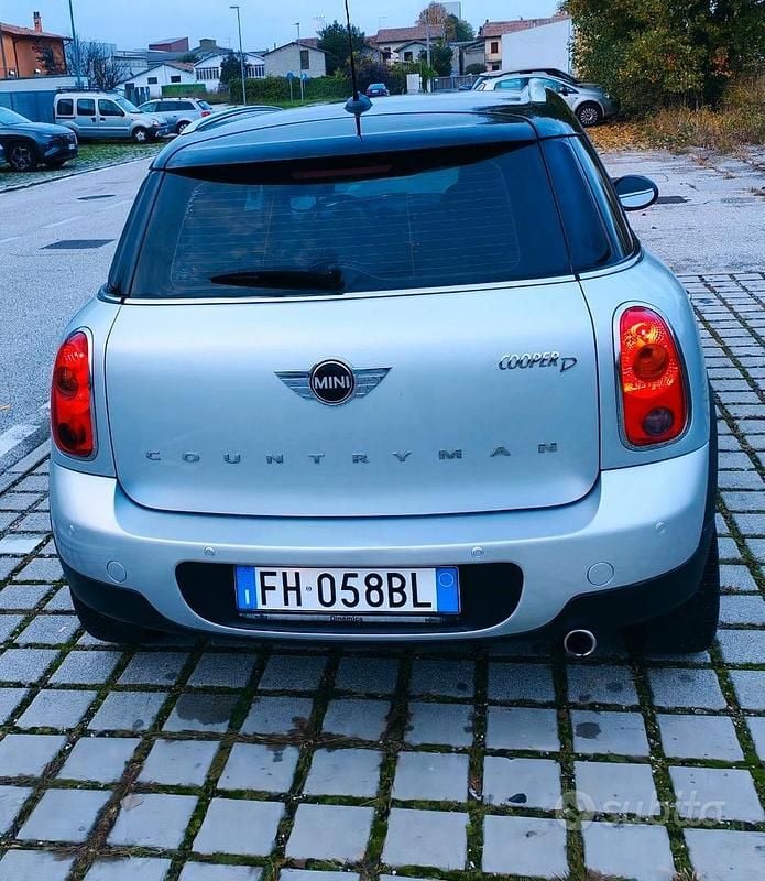 Usata Mini Countryman 111 CV (81 kW) 2017 Grigio SUV
